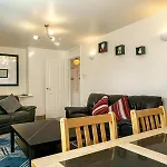 City Centre Queens Uni Cafes And Restaurants Pass The Keys
