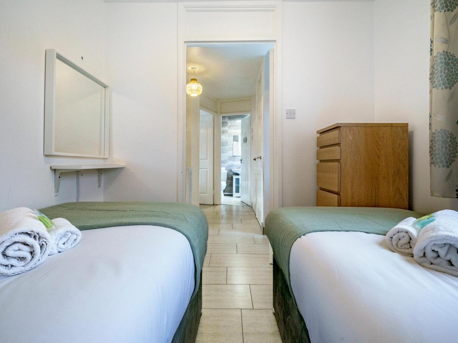 Centre Queens Uni Cafes And Restaurants Pass The Keys Apartment Belfast