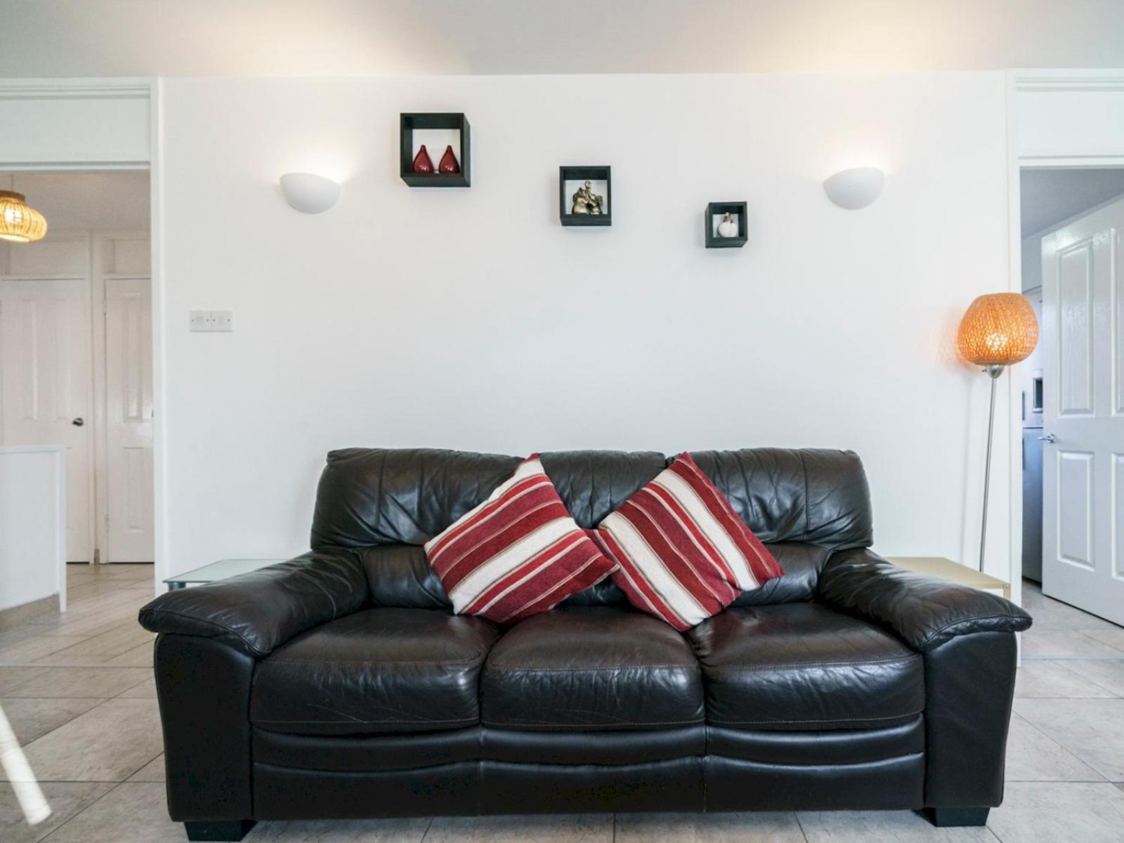 Centre Queens Uni Cafes And Restaurants Pass The Keys Apartment Belfast