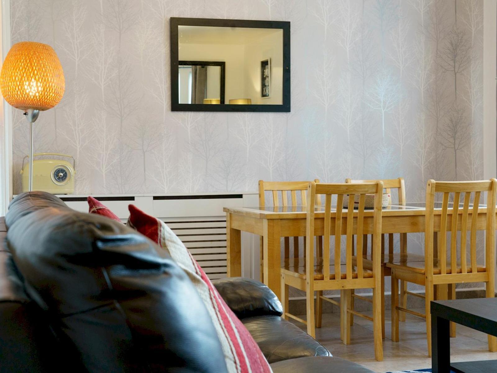 Centre Queens Uni Cafes And Restaurants Pass The Keys *