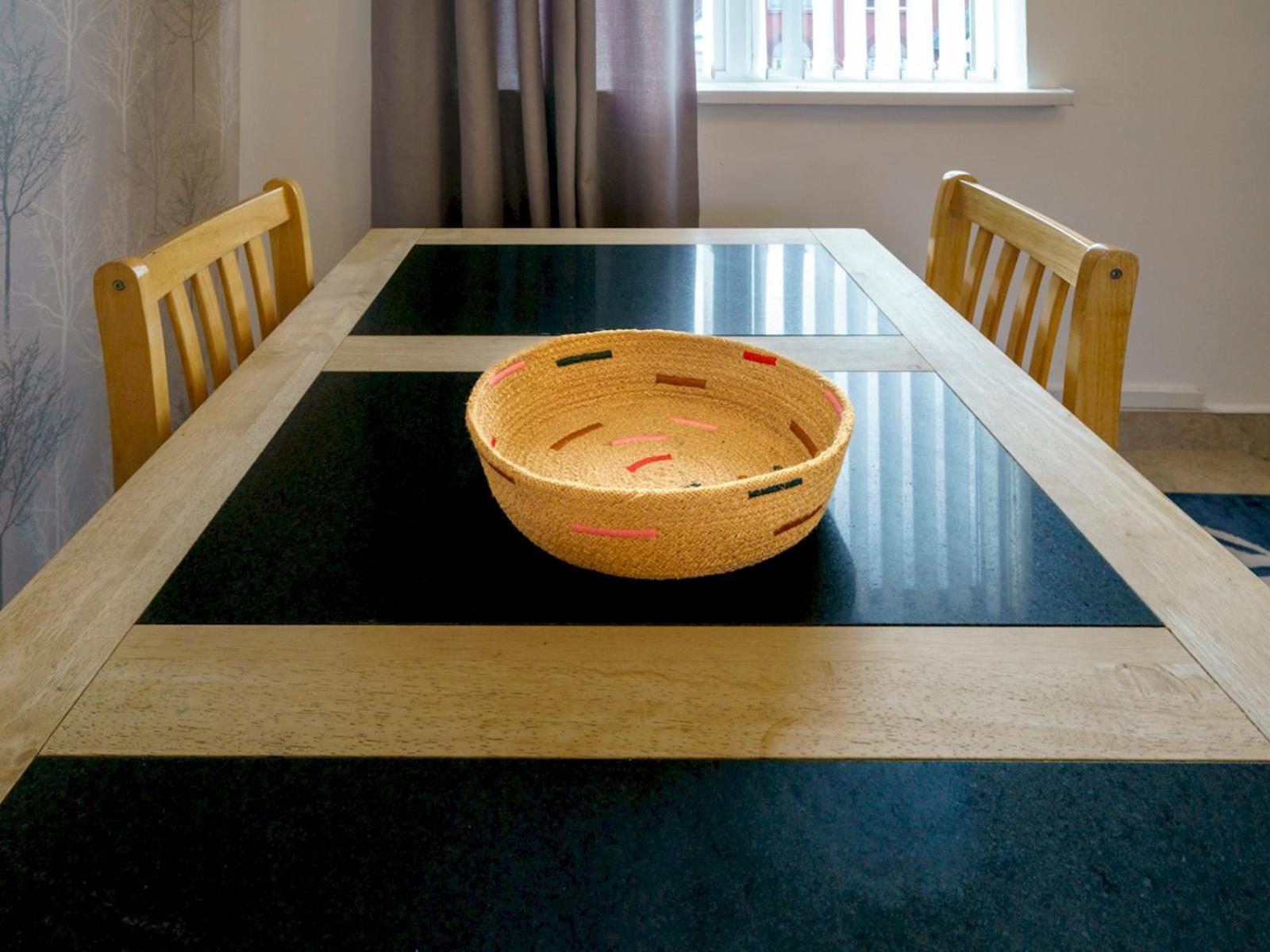 Centre Queens Uni Cafes And Restaurants Pass The Keys Appartement
