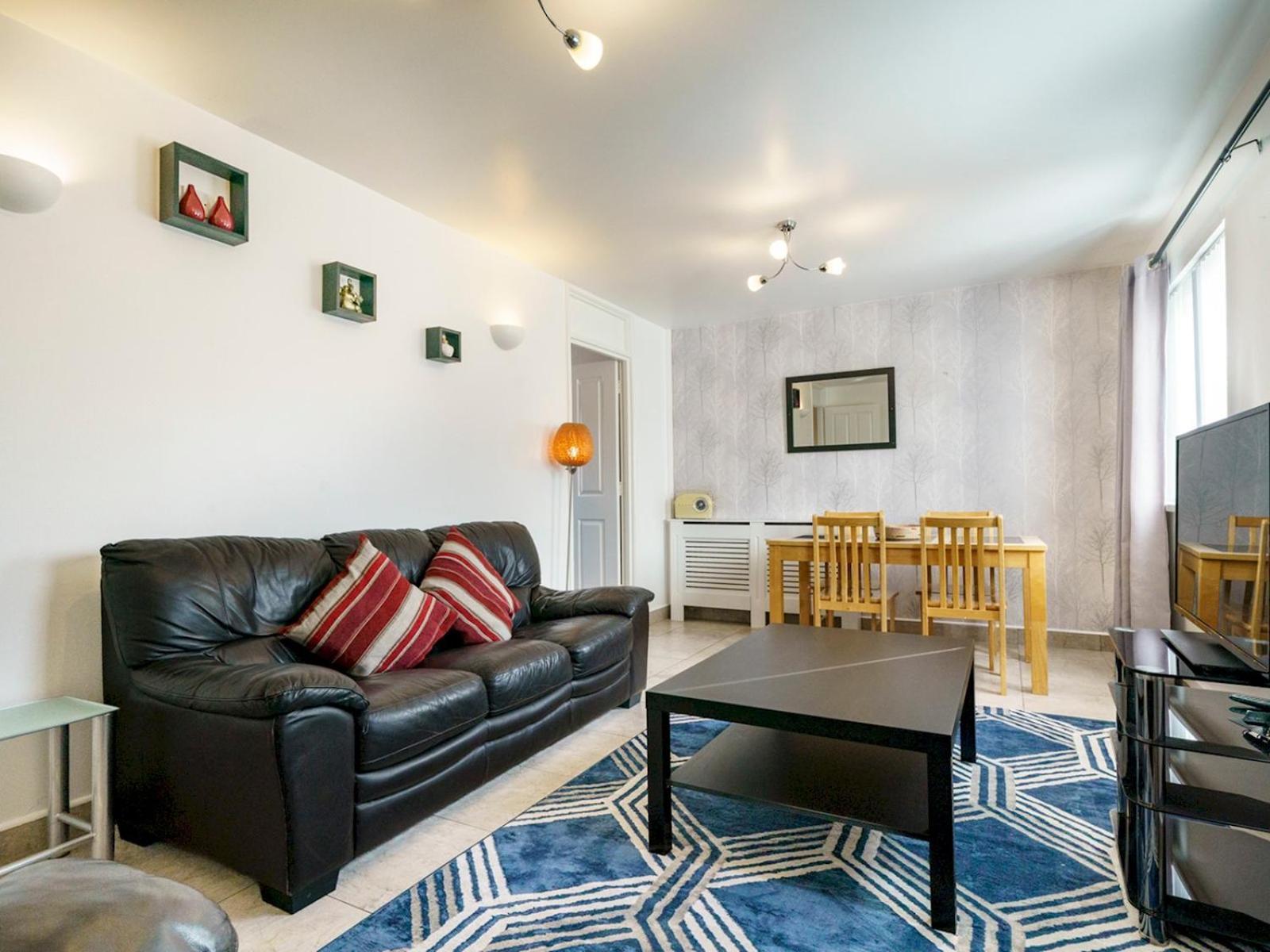Appartement Centre Queens Uni Cafes And Restaurants Pass The Keys